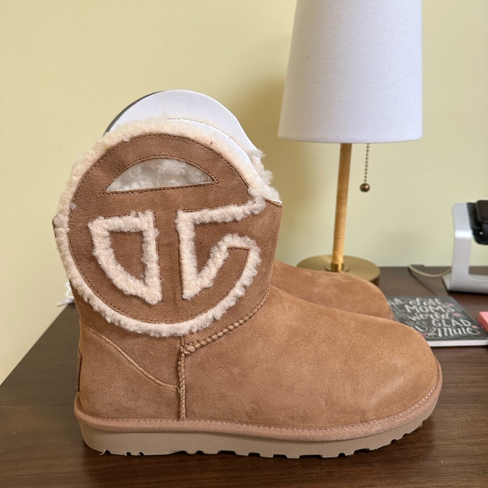 UGG X TELFAR UGG BOOTS